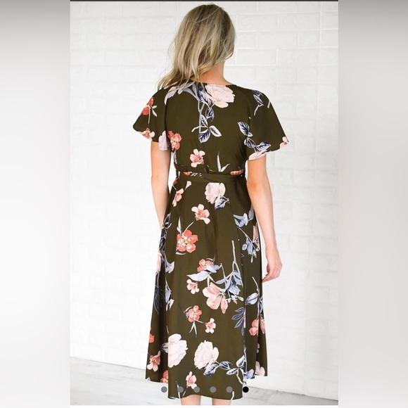 MOD REF MARIA OLIVIA FLORAL WRAP DRESS - Picture 2 of 9